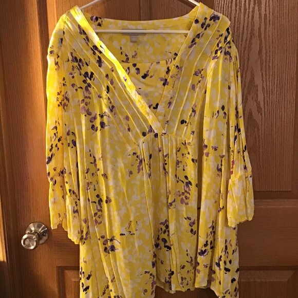 Woman Within Blouse - Picture 1 of 2